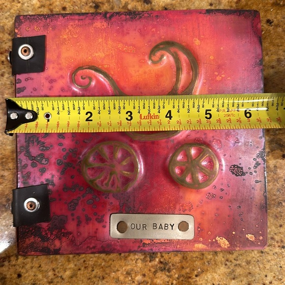 NWT👶 THE ALL GOURS UNIQUE COPPER PHOTO ALBUM WITH PATINA- SAYS OUR BABY - Picture 7 of 8